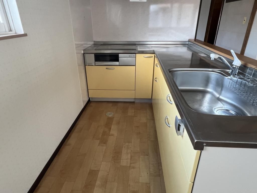 Spacious 7DK Family Home on Large Corner Plot in Odate, Akita - Thumbnail 3