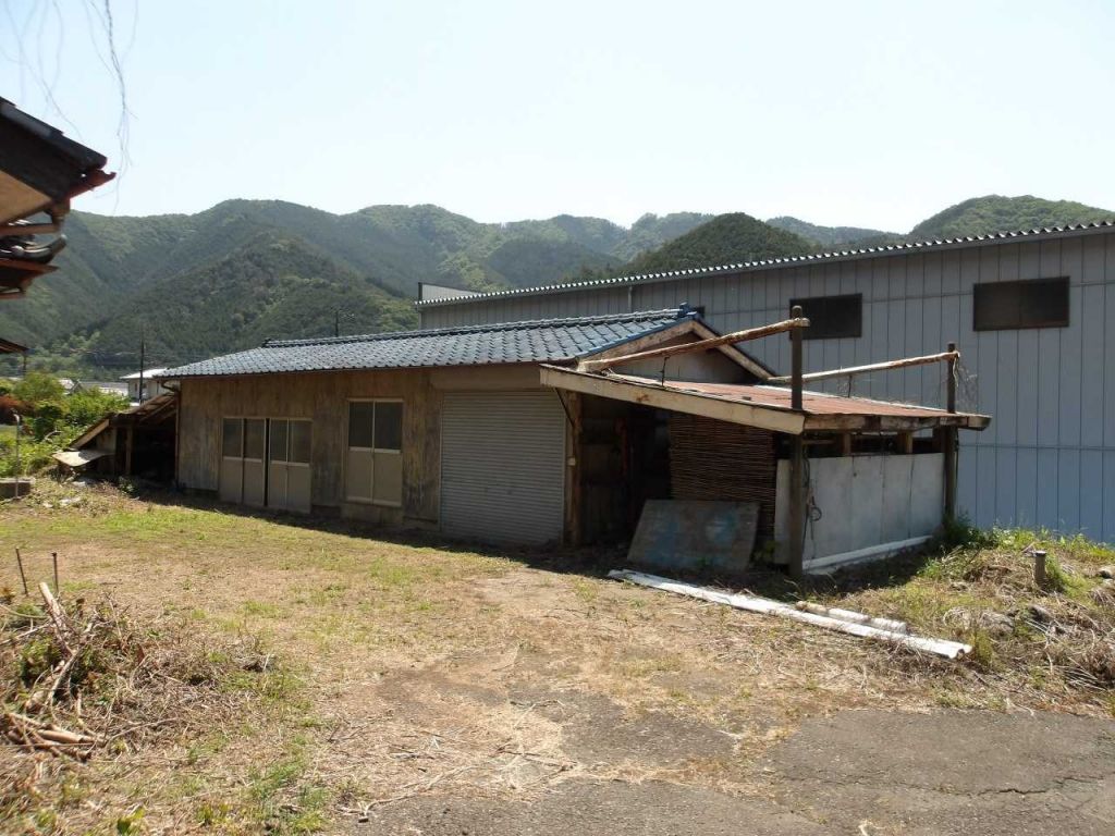 6LDK Single-Story House with Land and Warehouse in Kiryu, Gunma - Thumbnail 4