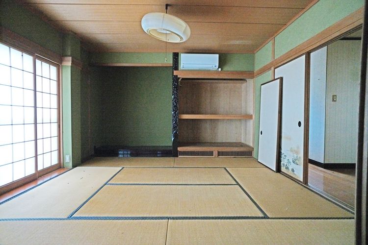 Large 6DK Detached House for Sale in Miyoshi City, Tokushima - Thumbnail 2