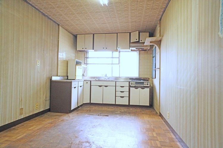 Large 6DK Detached House for Sale in Miyoshi City, Tokushima - Thumbnail 4