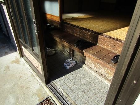 Used House for Sale in Kitsuki City, Oita - 4K Layout with 976 sqm Land - Thumbnail 4