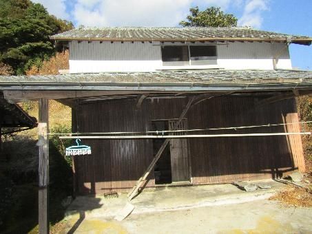 Used House for Sale in Kitsuki City, Oita - 4K Layout with 976 sqm Land - Thumbnail 3