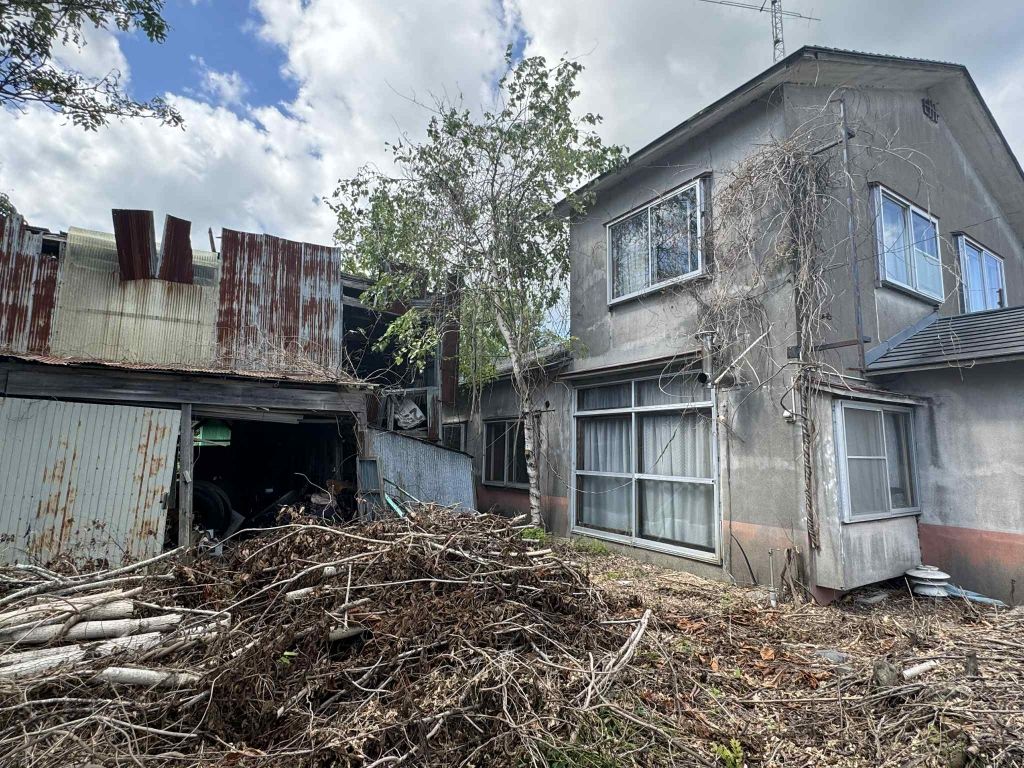 1965 Detached House on 595 sqm Corner Lot in Urahoro, Hokkaido - Thumbnail 3