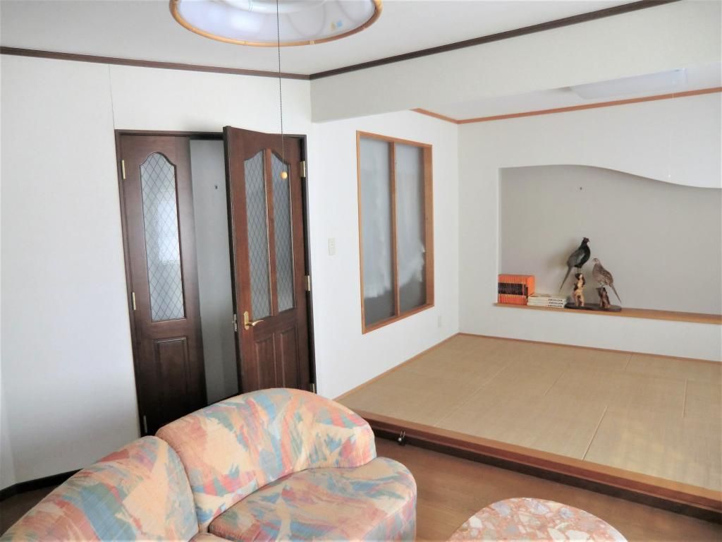 3LDK Detached House for Sale in Fukushima City with Mountain Views - Thumbnail 4