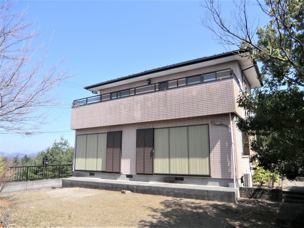 3LDK Detached House for Sale in Fukushima City with Mountain Views - Thumbnail 2