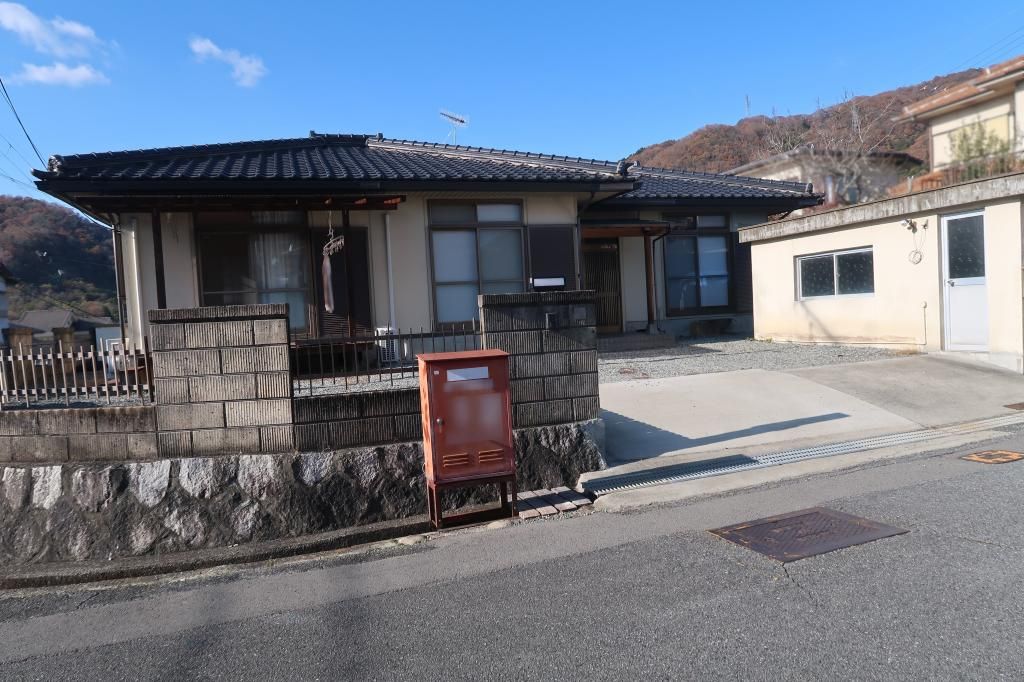 Sunny Hilltop 3DK House in Kamigori, Hyogo | Akiya Bank - Thumbnail 2