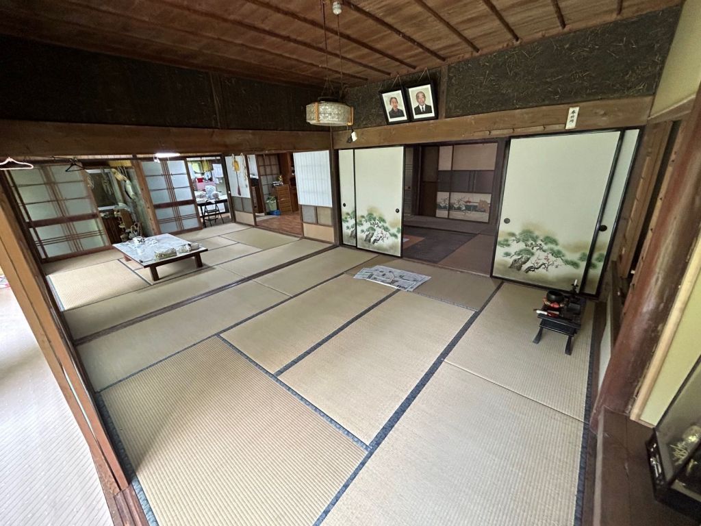 Traditional 4DK House on 811 sqm Land in Nagomi, Kumamoto - Thumbnail 2