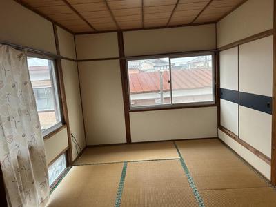 Spacious 7DK House in Takanabe - 6 Min to Station — Image 1, Takanabe, Miyazaki