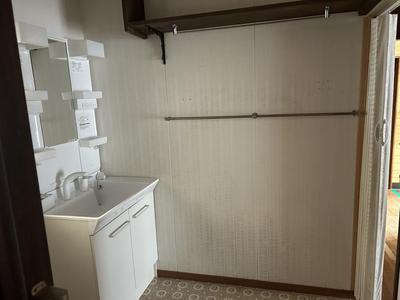 Spacious 7DK House in Takanabe - 6 Min to Station — Image 2, Takanabe, Miyazaki