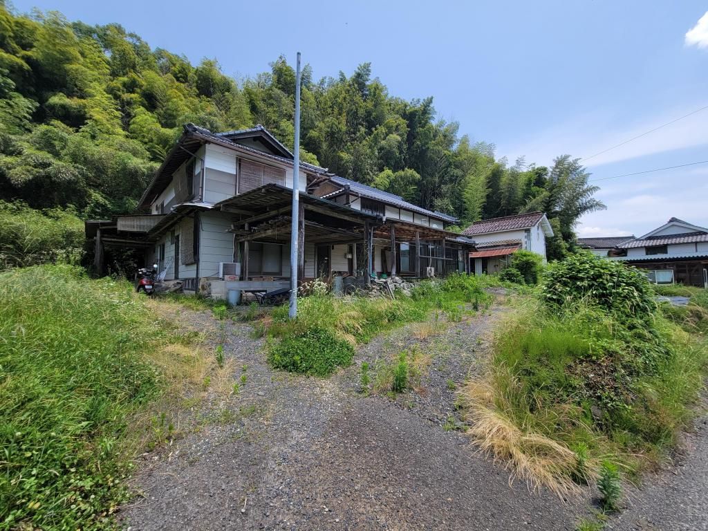 1932 Traditional 8DK House for Sale in Nagi Town, Okayama - Thumbnail 3
