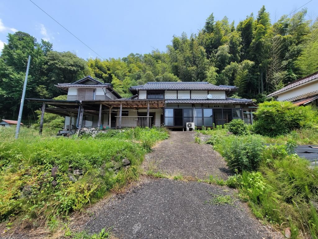 1932 Traditional 8DK House for Sale in Nagi Town, Okayama - Thumbnail 2