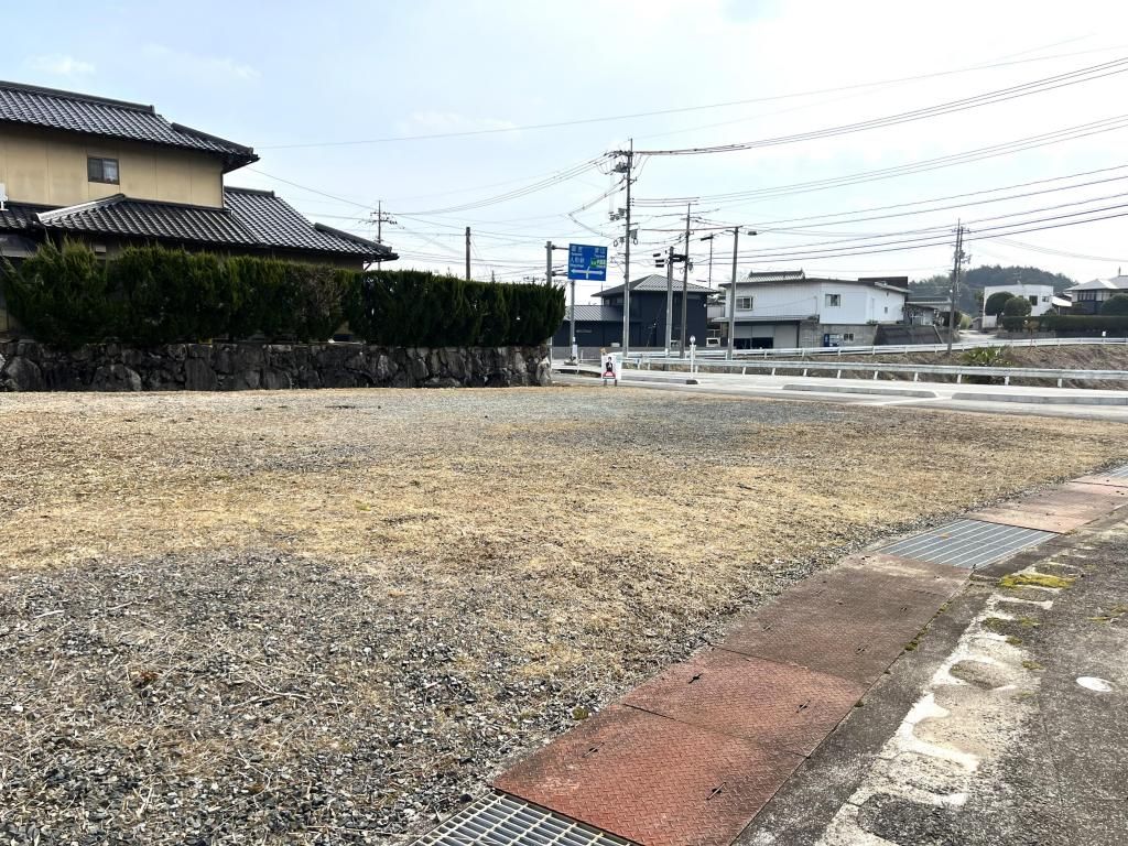 562 sqm Residential Land for Sale in Kagamino Town, Okayama - Thumbnail 4