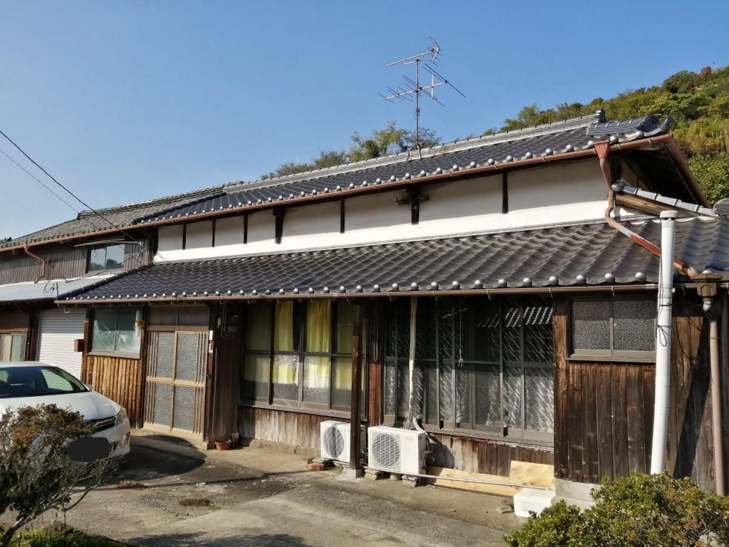 Renovated Sea-View Kominka with Warehouse in Uki, Kumamoto - Thumbnail 2