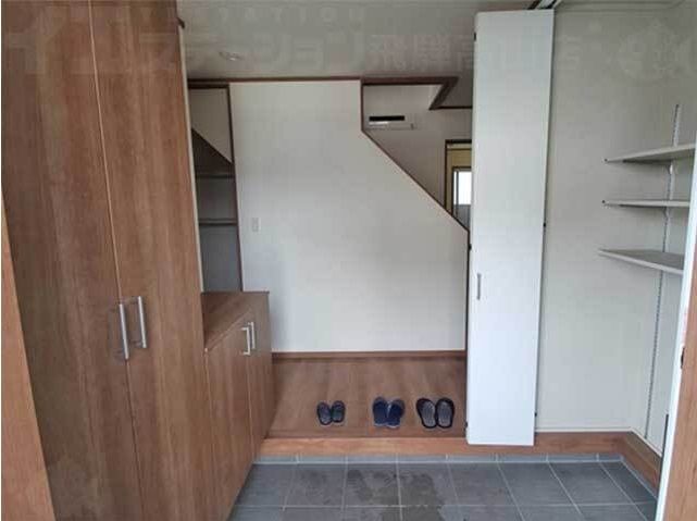 6LDK Modern House for Sale in Takayama, Gifu - 124.89 sqm - Thumbnail 2