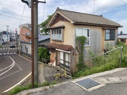Vacant 4DK House for Sale Near Higashi-Sanjo Station, Sanjo - Thumbnail 2