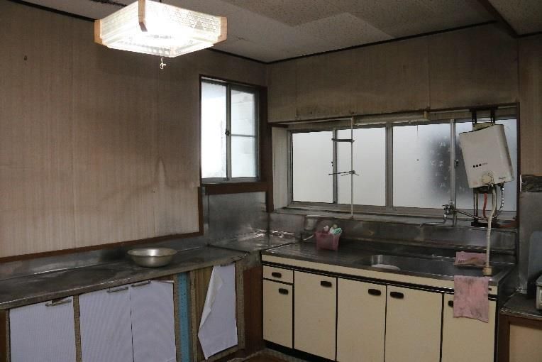 Spacious 2-Story Wooden House for Sale in Hachinohe, Akita - Thumbnail 4