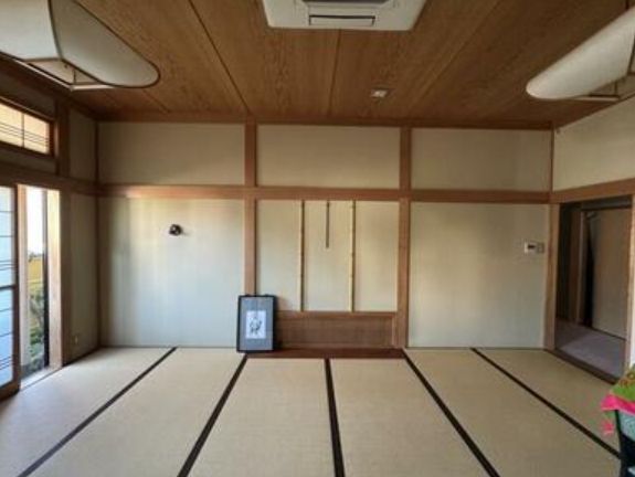 Former Ryotei Property with Large Japanese Room in Sanjo City - Thumbnail 4