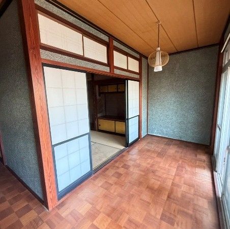 Rent a Spacious 305 sqm Traditional House in Oyabe, Toyama - Thumbnail 3