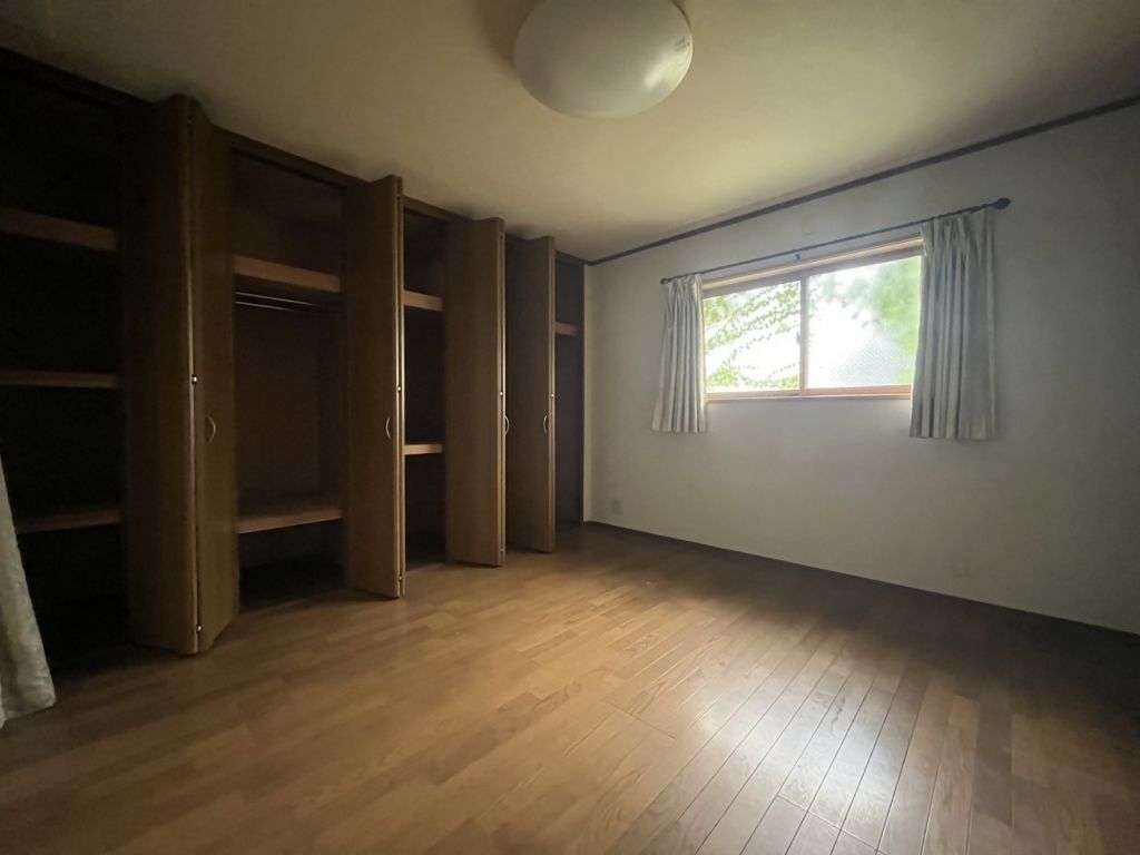 5DK Detached House for Sale in Fukui City, Fukui Prefecture - Thumbnail 2