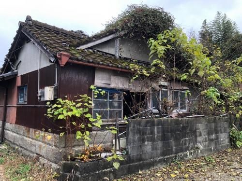 112 Tsubo Land with Vacant House for Demolition in Uki City, Kumamoto - Main Image