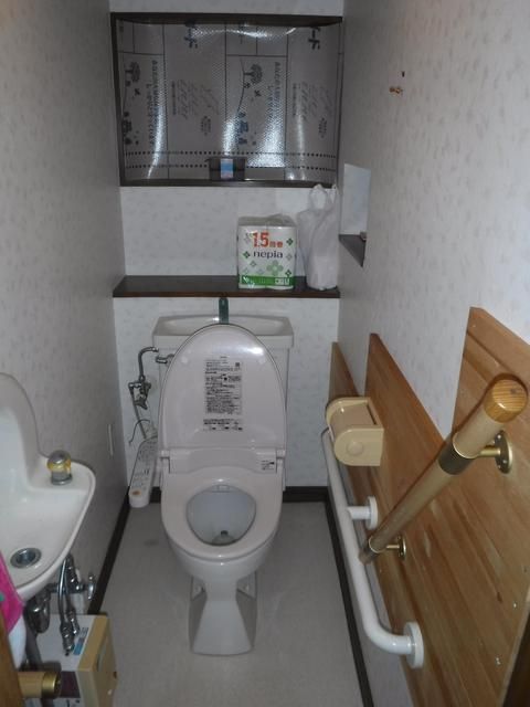 6DK Detached House for Sale in Higashihiroshima, Hiroshima - Thumbnail 3