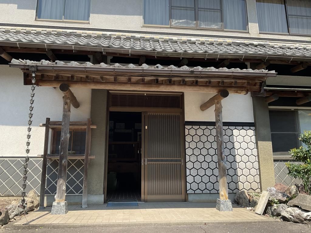 Two-Shop Commercial Building for Sale in Gujo Hachiman, Gifu - Thumbnail 3