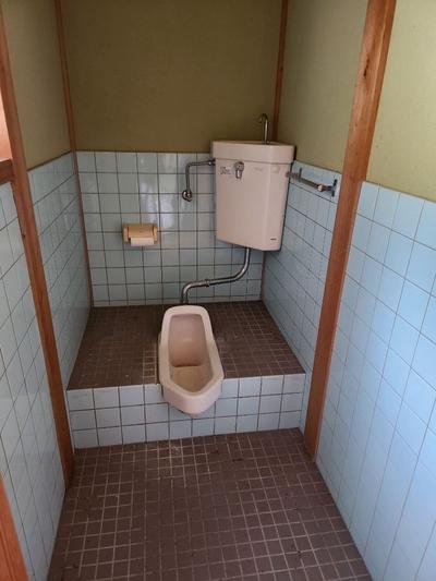 Spacious 5DK House for Sale in Tobe-cho, Ehime Prefecture — Image 4, Tobe, Ehime