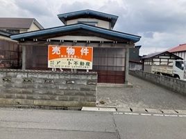 Large Corner Lot House for Sale in Hirosaki, Aomori - Thumbnail 4