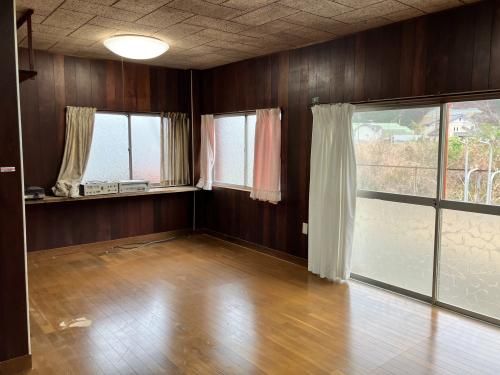 Spacious 4DK RC House on Large Plot in Kihoku Town, Mie - Thumbnail 4