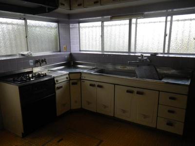 Spacious 4LDK House in Wakabadai, Heguri with Double Parking — Image 3, Hegun, Nara