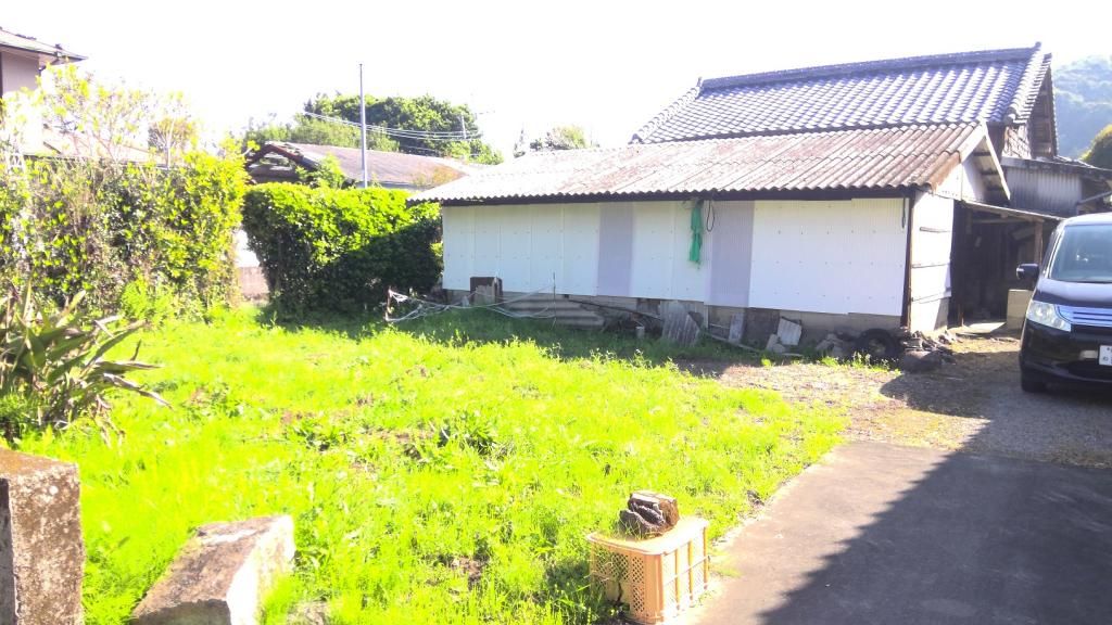 Rural Kagoshima Home with Barn and Garden for 400,000 Yen - Thumbnail 3