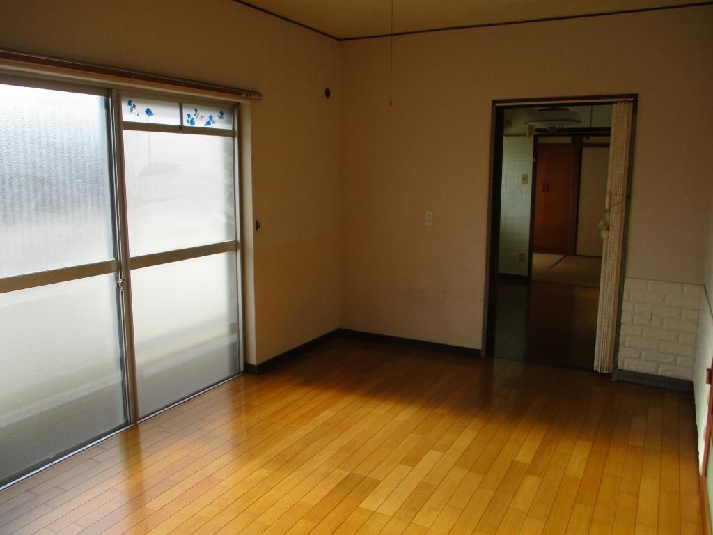 5DK Apartment for Sale in Taku City, Saga - Near Naka-Taku Station - Thumbnail 3