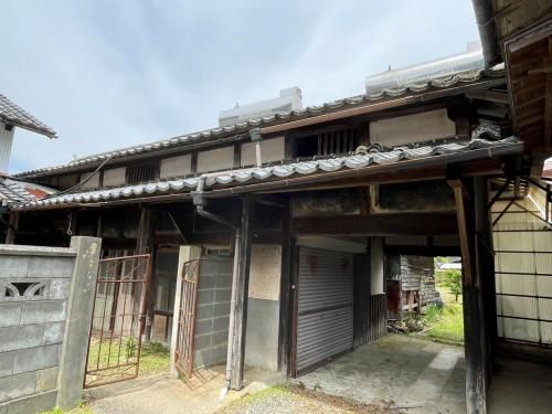 Renovated 1916 Kominka with Farmland & Outbuildings in Seiyo, Ehime - Main Image
