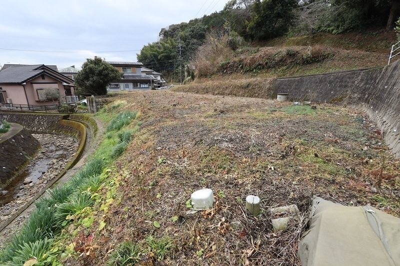 308.43 sqm Land for Sale in Quiet Takeo City Residential Area - Thumbnail 4