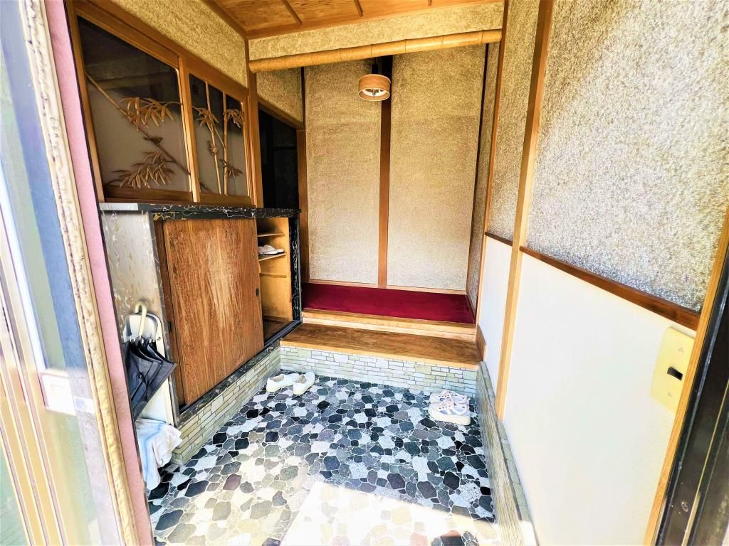 5DK Traditional House for Rent in Uwajima, Ehime - Thumbnail 3
