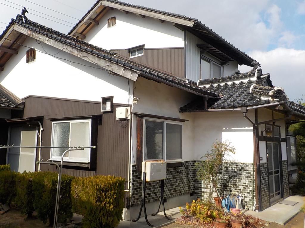 Large 7DK House for Sale in Hokuei Town, Tottori - Thumbnail 2