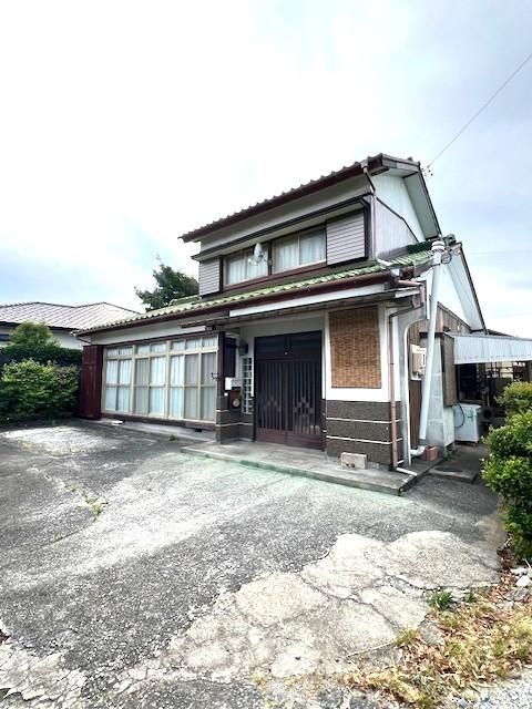Spacious 6DK Detached House for Sale in Makinohara, Shizuoka - Image 1