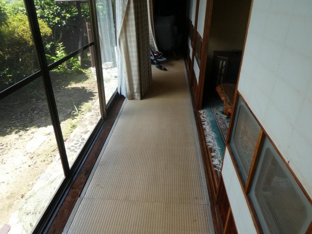 Historic 6DK Kominka with Panoramic Views in Ozu, Ehime - Thumbnail 4