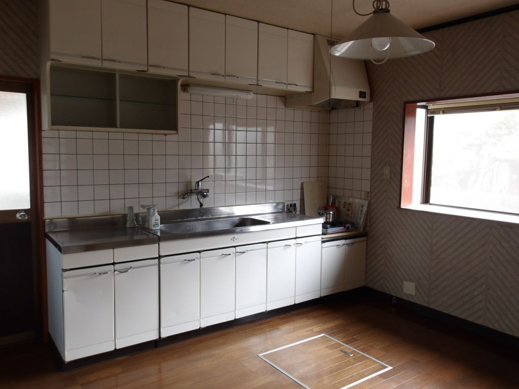 Spacious 6DK House on Large Corner Lot in Kiryu - Thumbnail 3