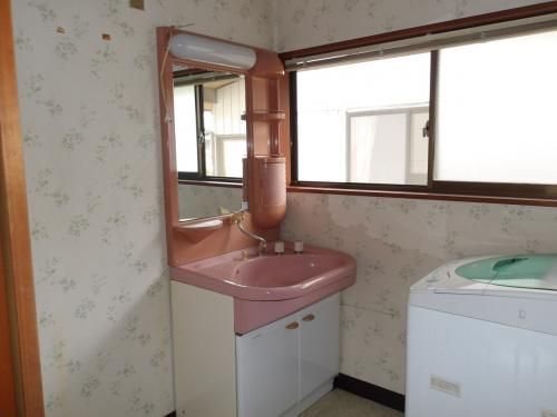 Spacious 6DK House on Large Corner Lot in Kiryu - Thumbnail 4
