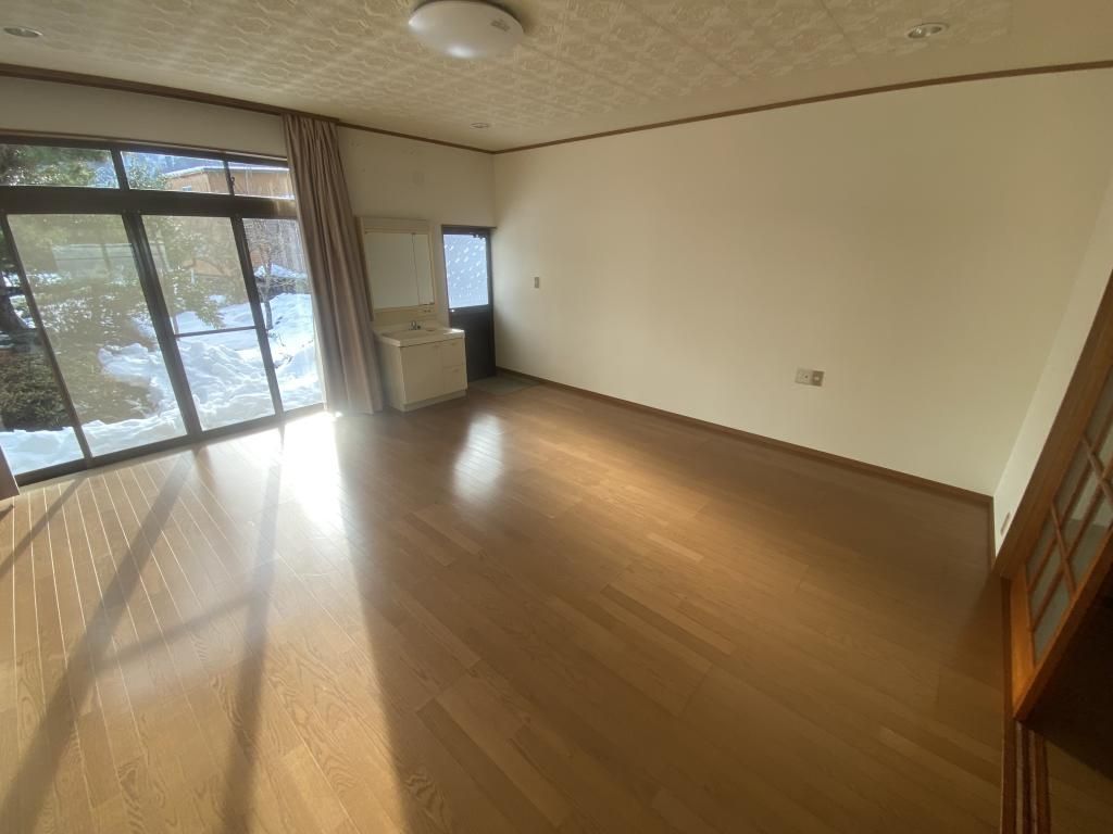 9LDK Rental House in Gujo City, Gifu - 400 sqm - Thumbnail 2