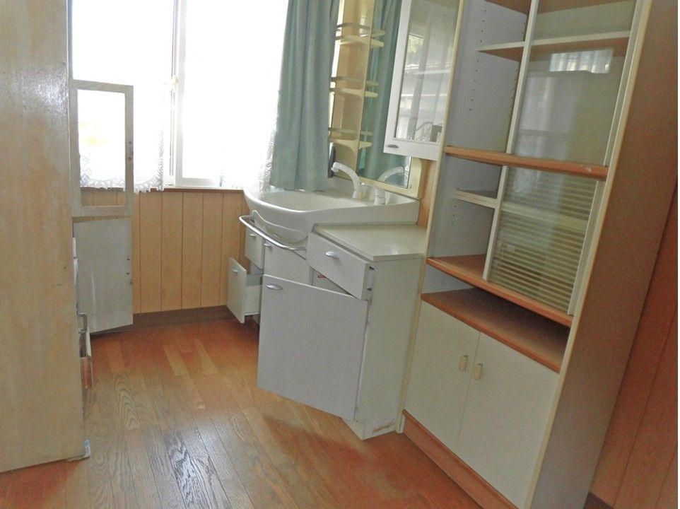3-Storey Former Salon House for Sale in Odate, Akita - Thumbnail 2