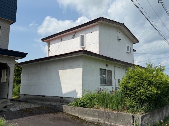 2LDK House for Sale in Ashibetsu, Hokkaido - 3.5 Million Yen - Thumbnail 2