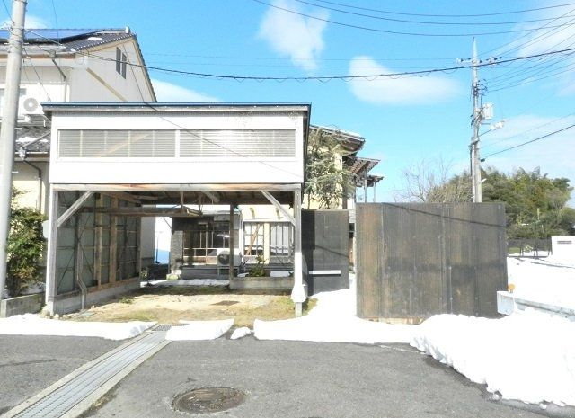 Original Design House with Wood Stove in Kurayoshi, Tottori - Thumbnail 3