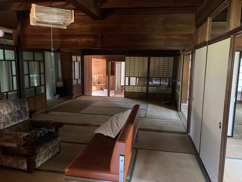 6LDK Mountain Home with Warehouse for Sale in Uki City, Kumamoto - Thumbnail 4