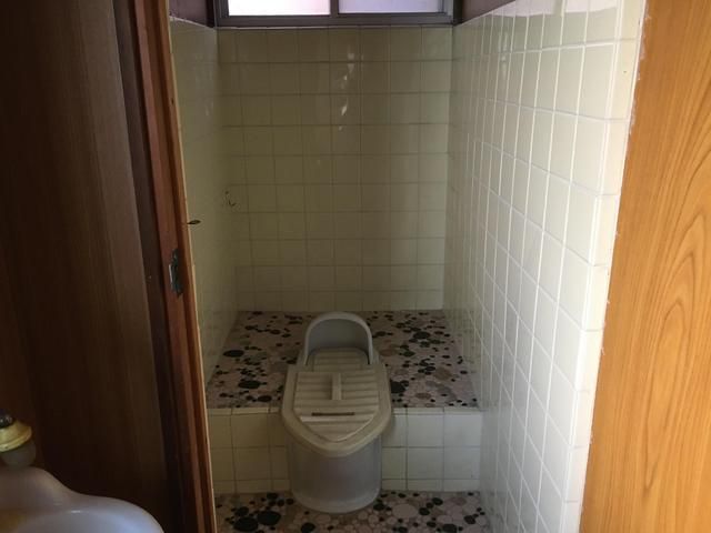 74-Year-Old 3SK House for Sale in Takehara, Hiroshima - Thumbnail 4