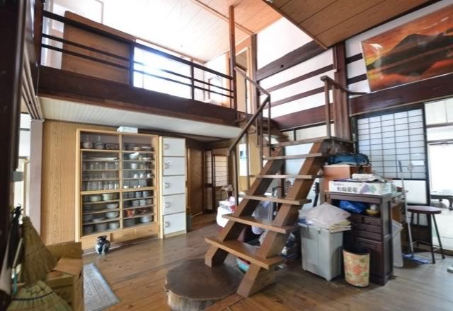 Large 11K Family House for Renovation in Sado City, Niigata - Thumbnail 3