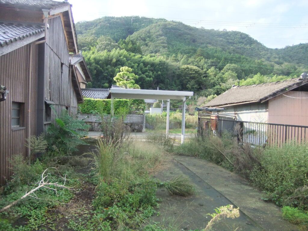 Traditional Home for Sale Near Takeda Castle Ruins in Asago - Thumbnail 2