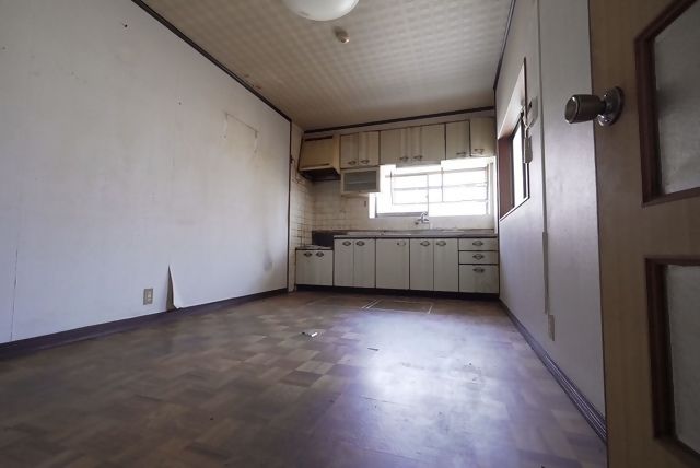 5DK Wooden House for Sale in Fukui City, Quiet Residential Area - Thumbnail 4