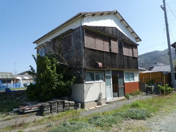 6DK Detached House for Sale in Ozu, Ehime - Near the Sea - Thumbnail 2